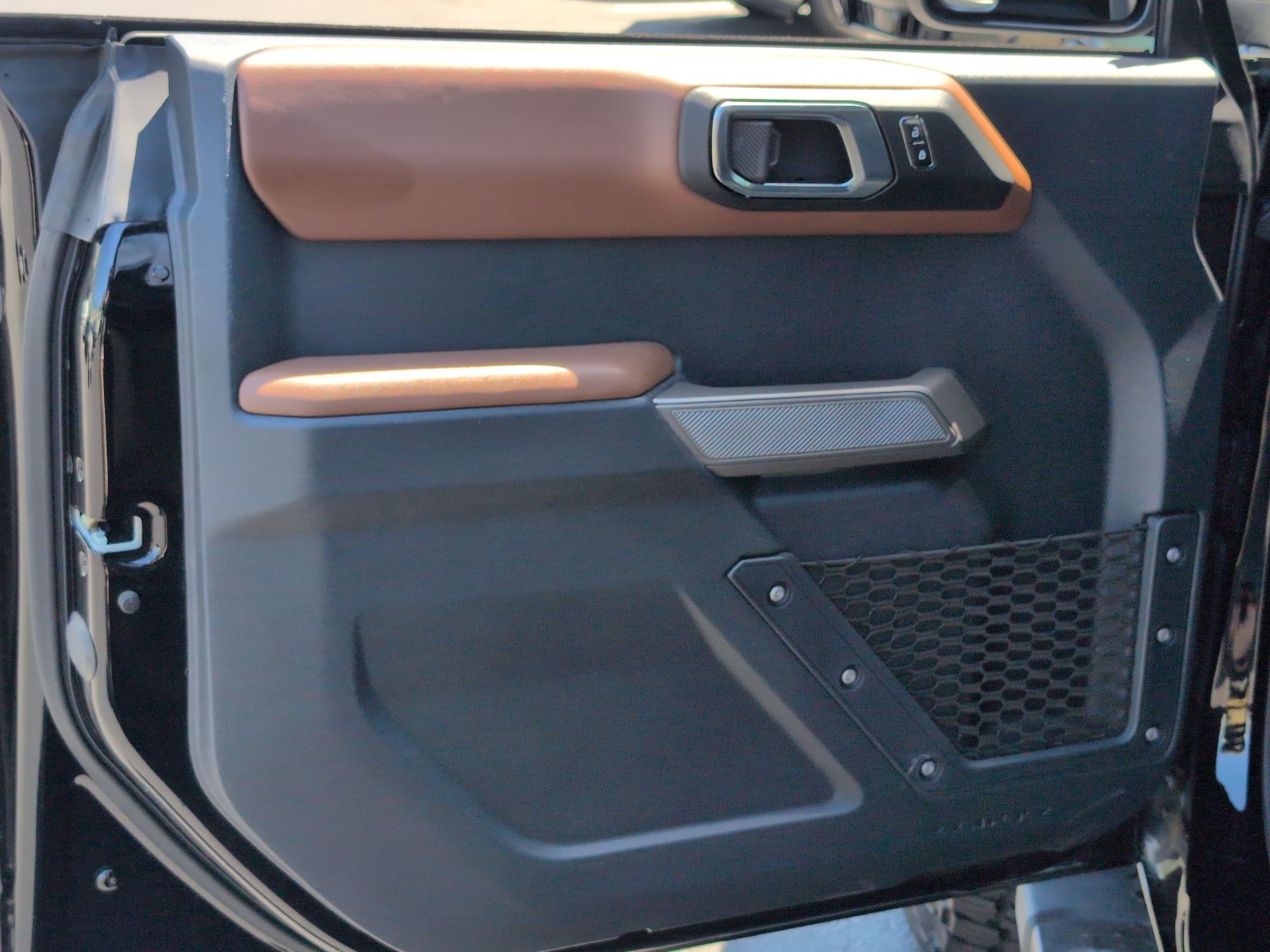 Used 2023 Ford Bronco Outer Banks w/ Sasquatch Package AWD/4WD image 14