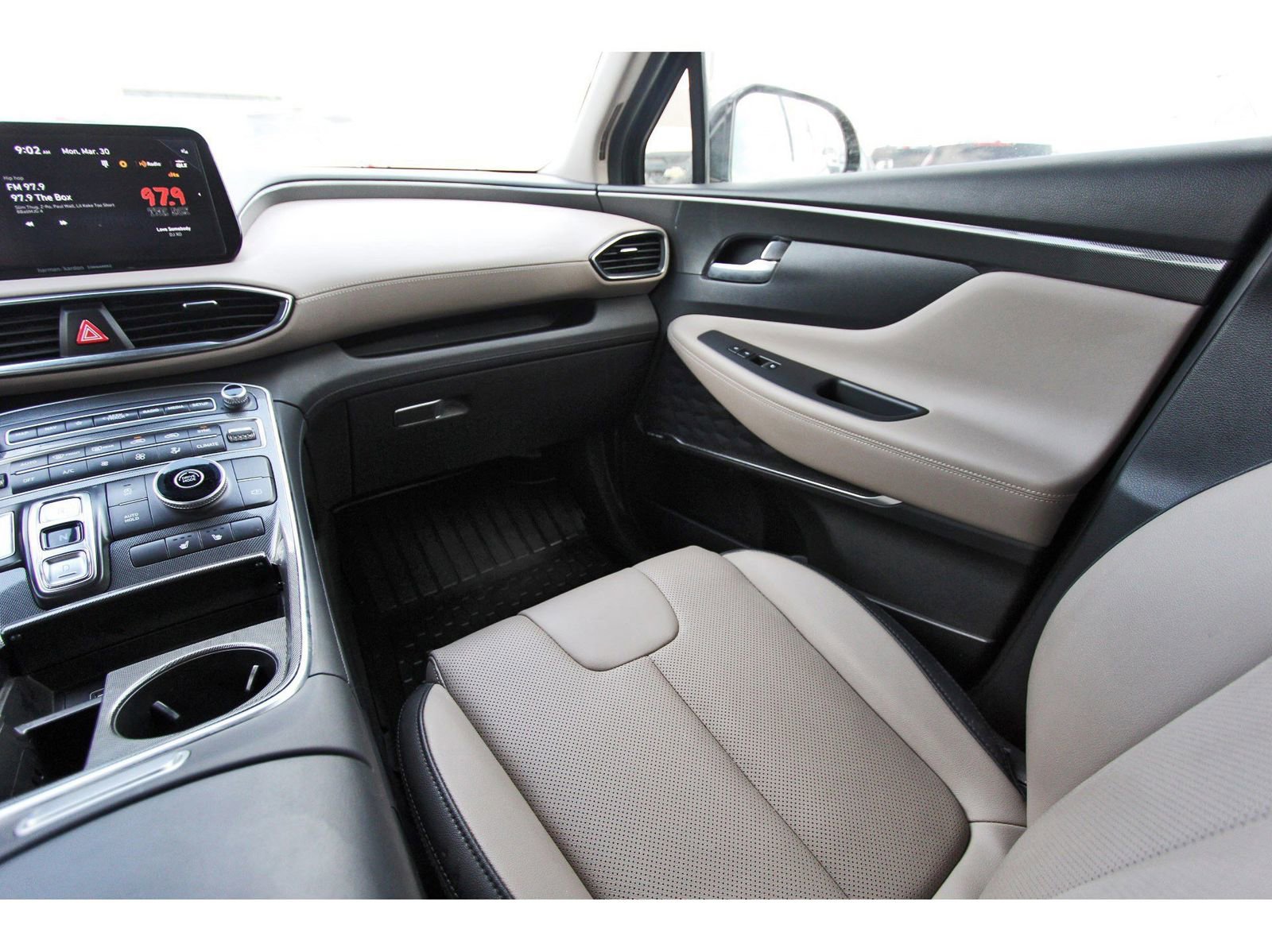 Used 2023 Hyundai Santa Fe SEL w/ Premium Package image 12