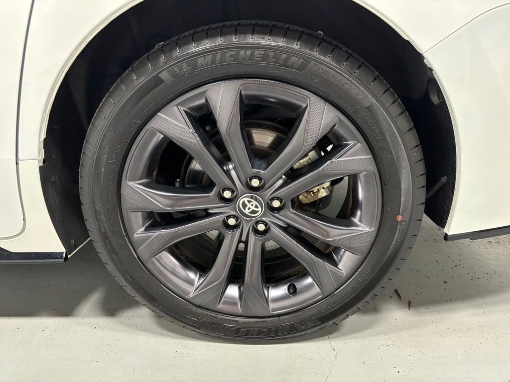 Used 2025 Toyota Sienna XSE FWD image 70