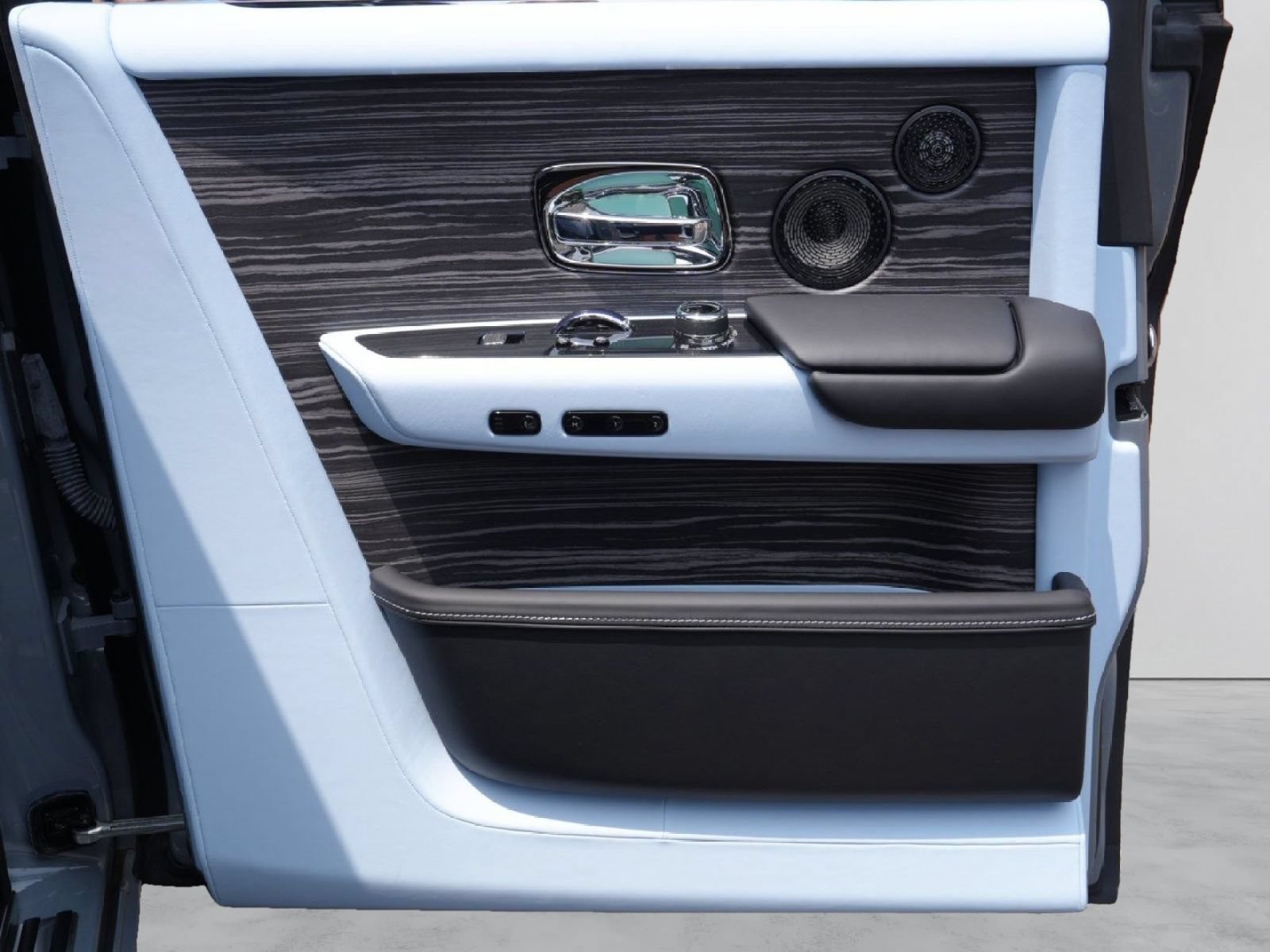Certified 2024 Rolls-Royce Phantom Sedan w/ The Phantom Package RWD image 28