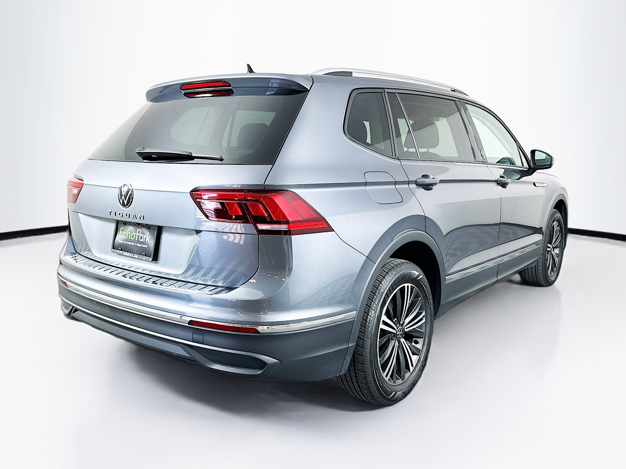 Used 2024 Volkswagen Tiguan Wolfsburg Edition image 9