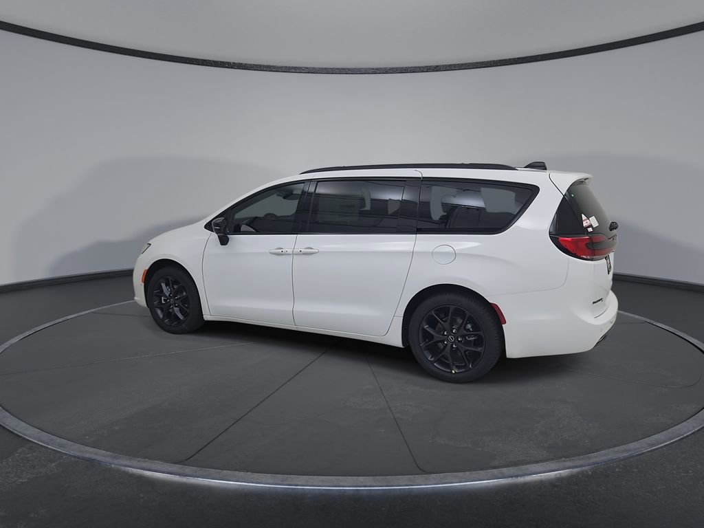 New 2026 Chrysler Pacifica Limited image 10