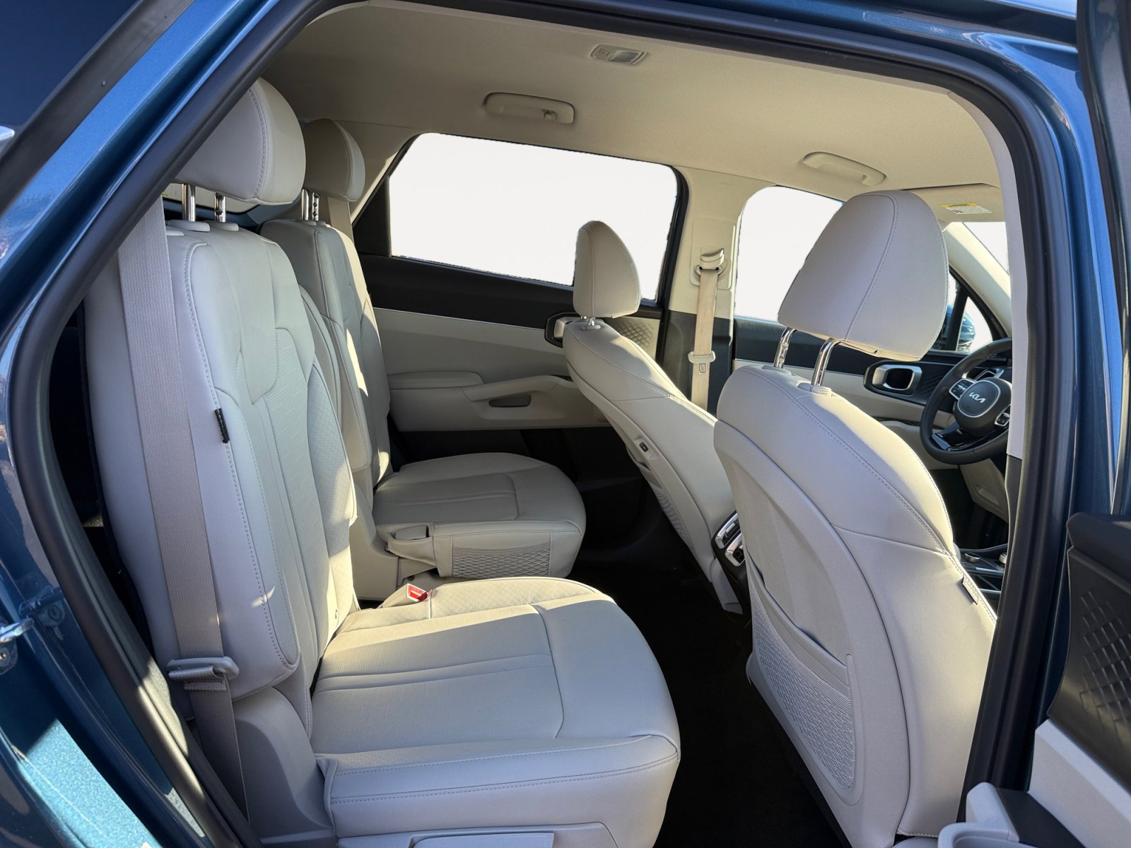 Certified 2025 Kia Sorento EX image 18