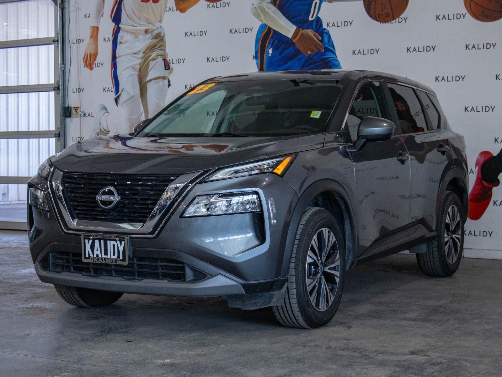 Used 2023 Nissan Rogue SV image 20