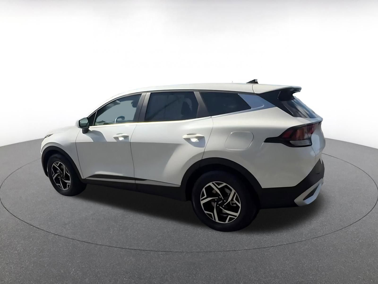 Used 2025 Kia Sportage LX image 10