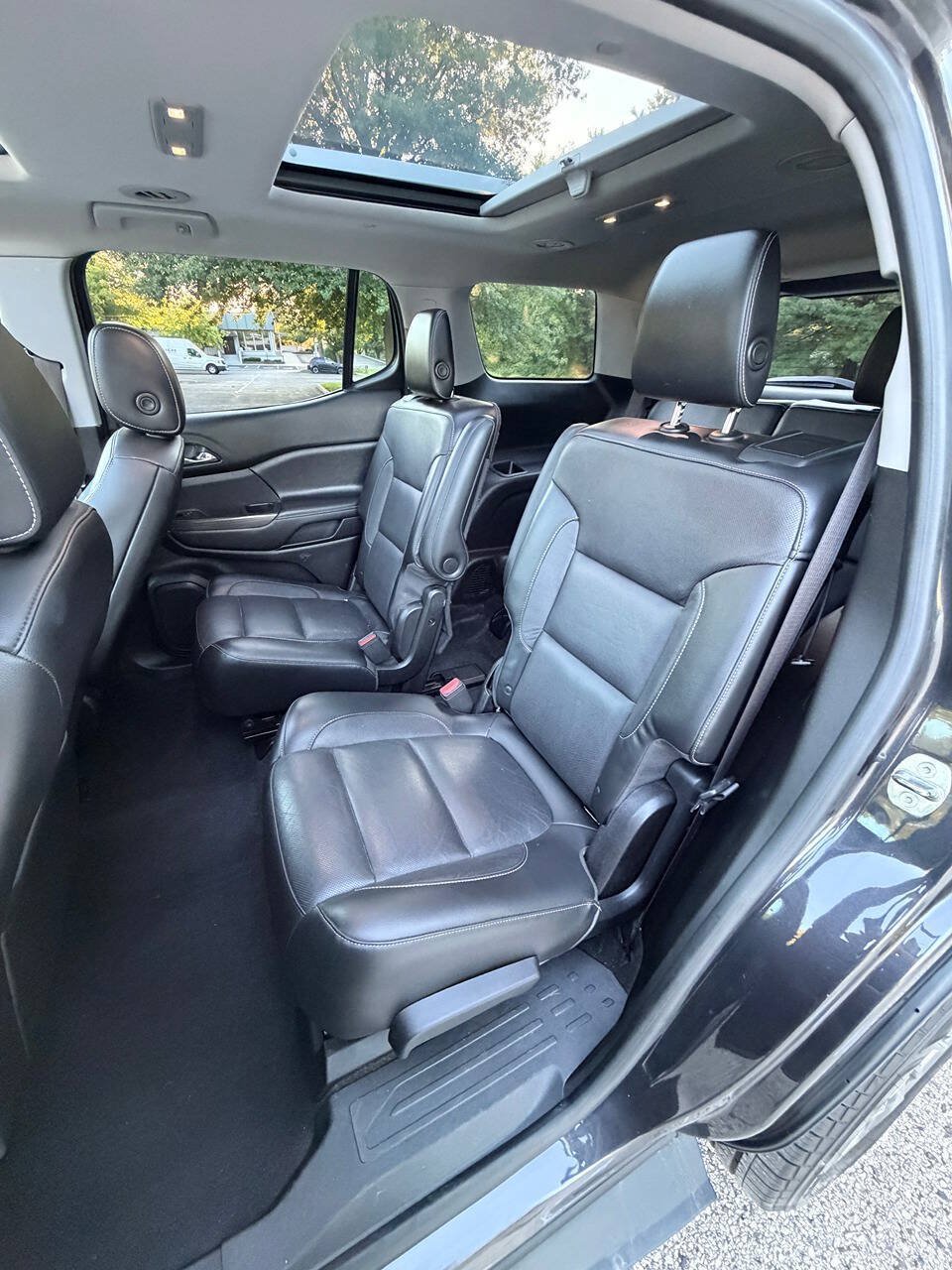 Used 2017 GMC Acadia SLT w/ LPO, Floor Liner Package AWD/4WD image 38