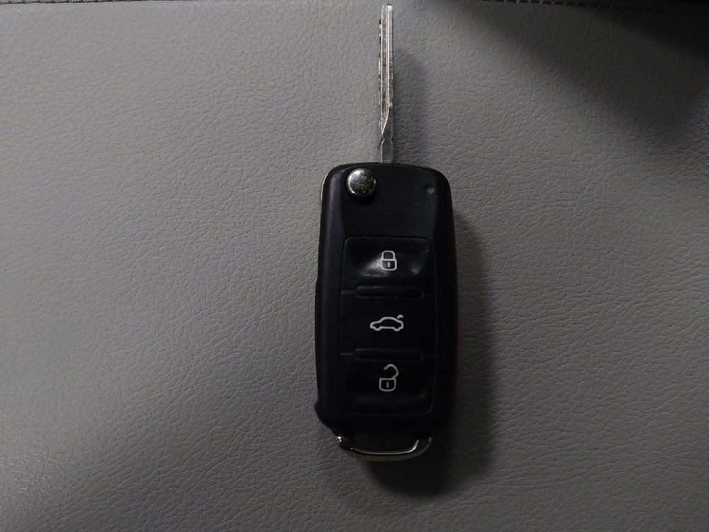 Used 2016 Volkswagen Passat 1.8T S image 32