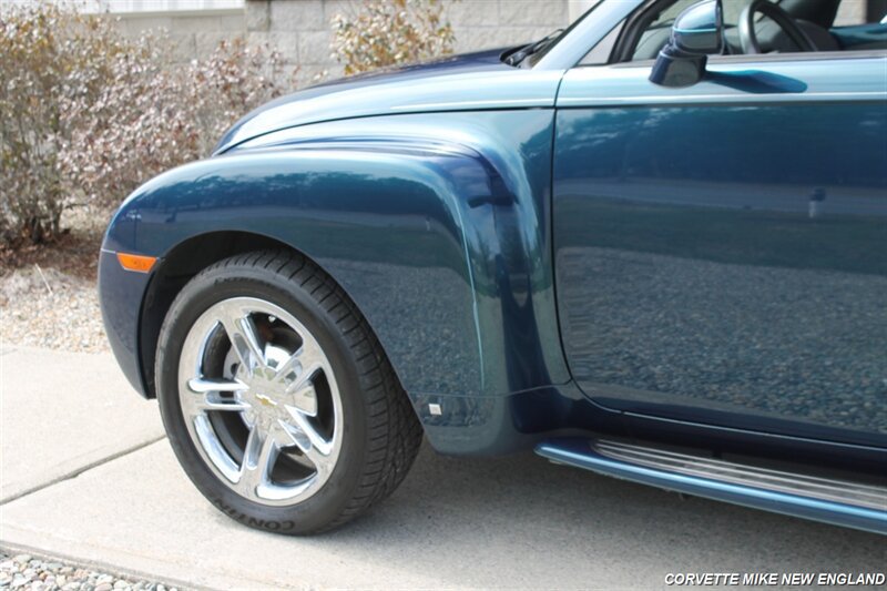 Used 2006 Chevrolet SSR w/ Preferred Equipment Group RWD image 14