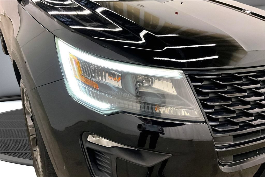 Used 2018 Ford Explorer Sport w/ Ford Safe & Smart Package AWD/4WD image 31