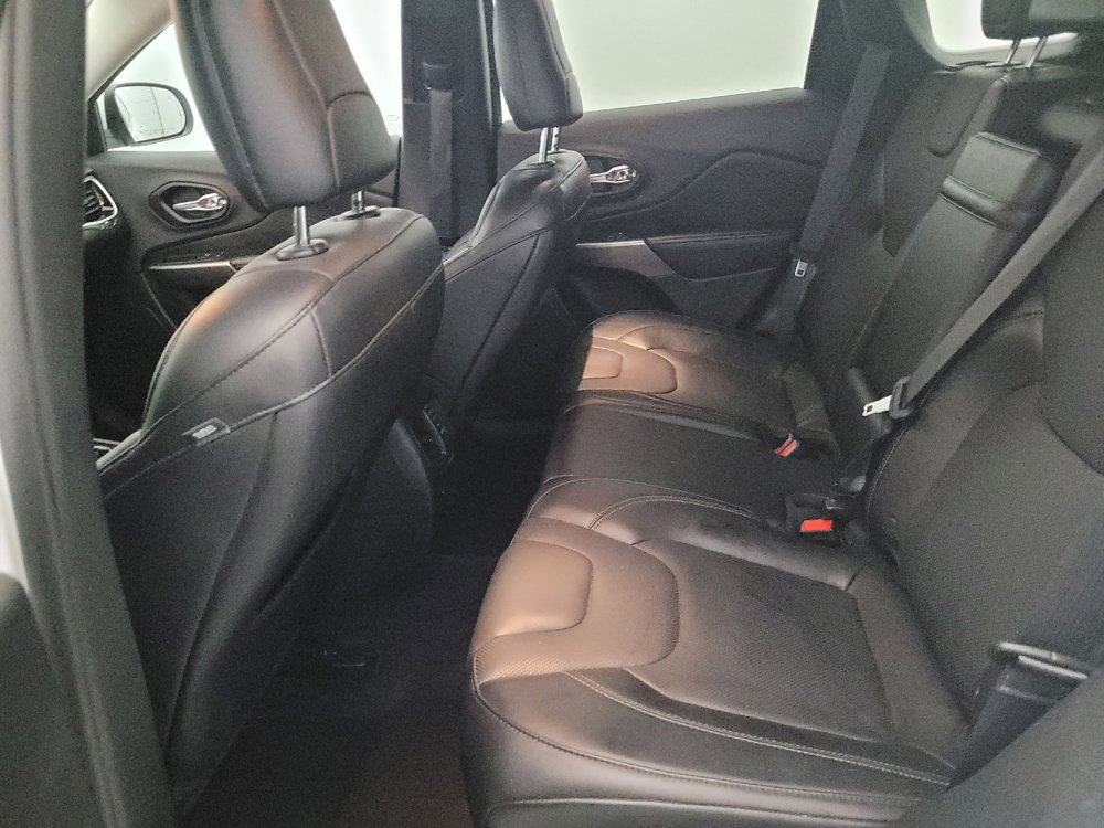 Used 2019 Jeep Cherokee Limited AWD/4WD image 18
