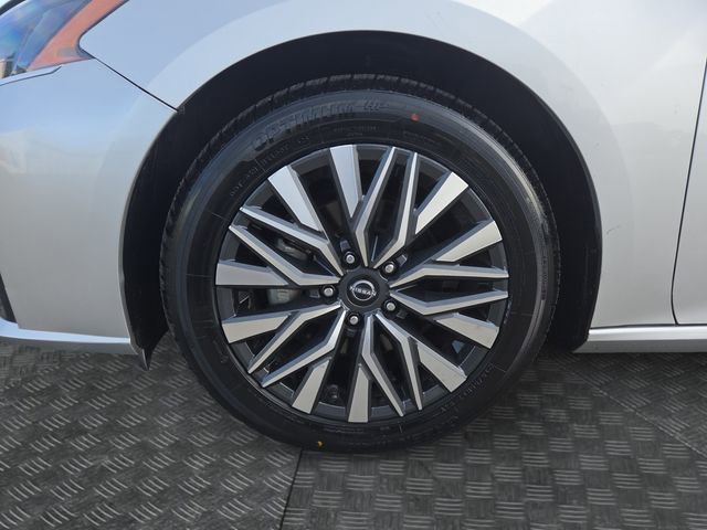 Used 2024 Nissan Altima 2.5 SV image 32