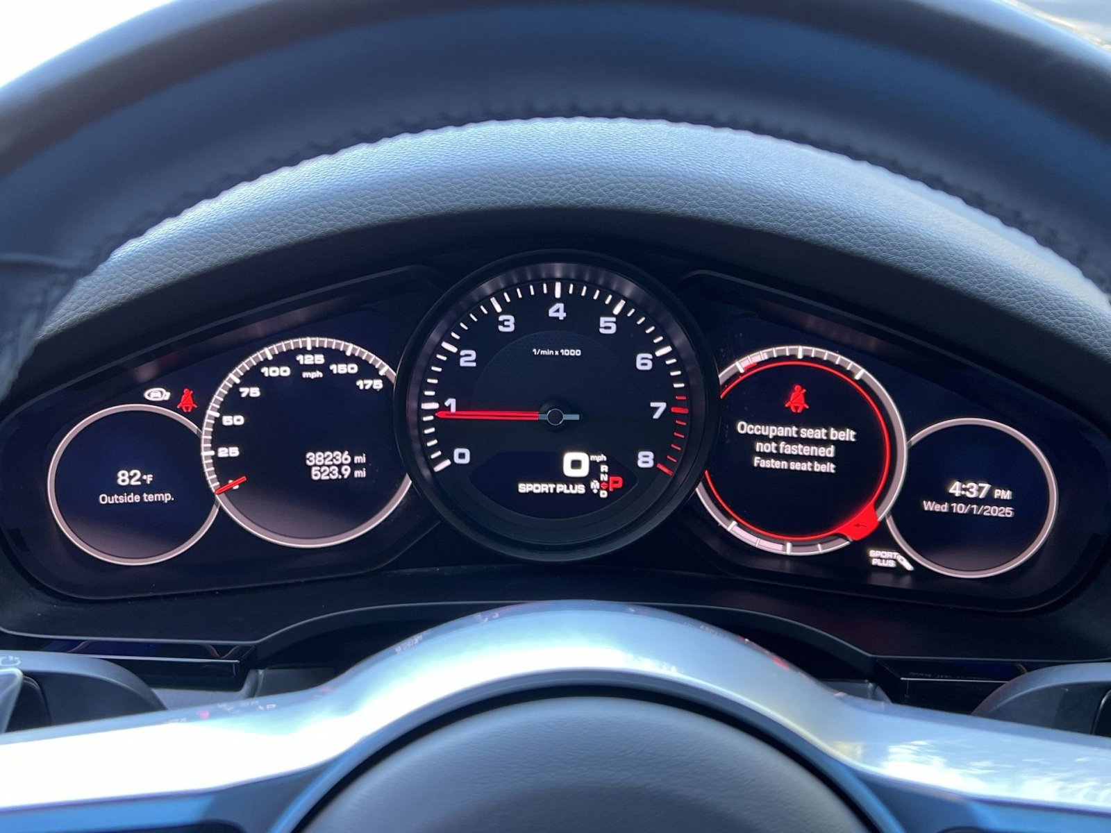 Used 2022 Porsche Cayenne Platinum Edition image 15