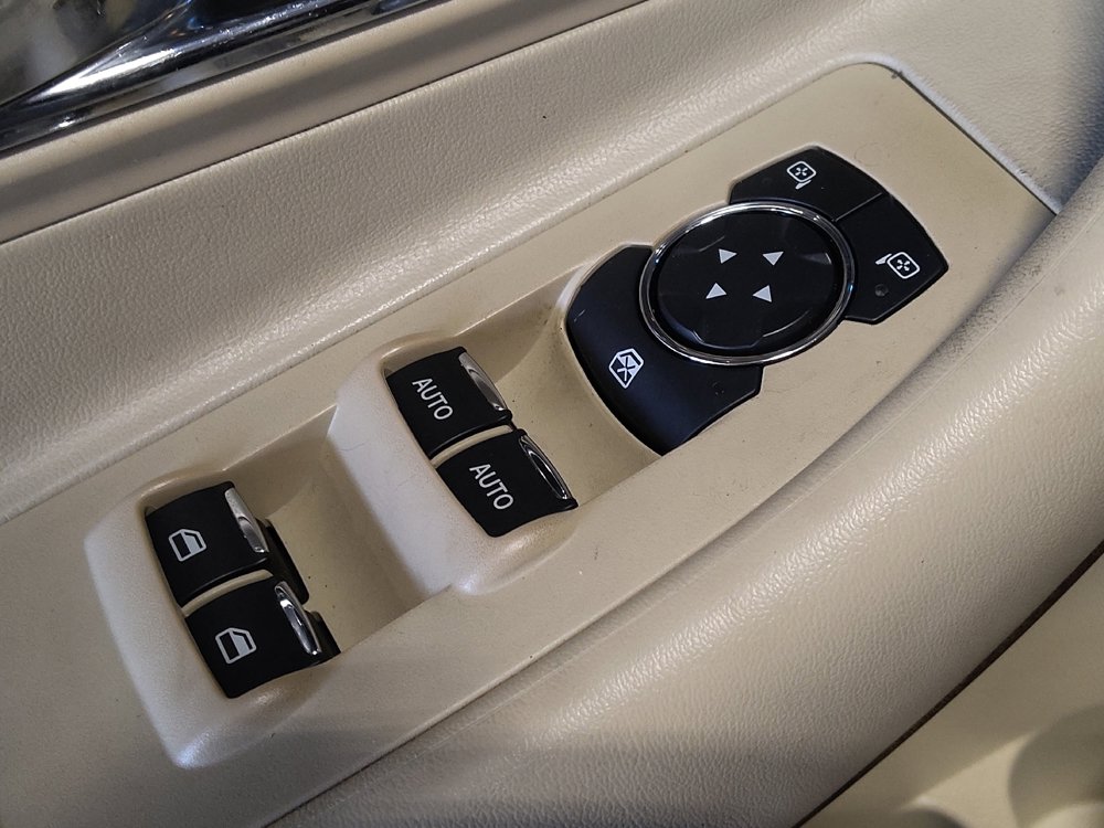 Used 2019 Ford Taurus Limited FWD image 27