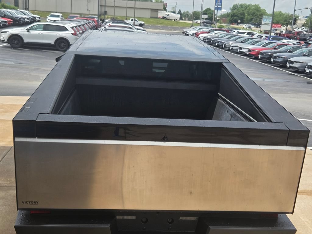 Used 2024 Tesla Cybertruck AWD Crew Cab image 11