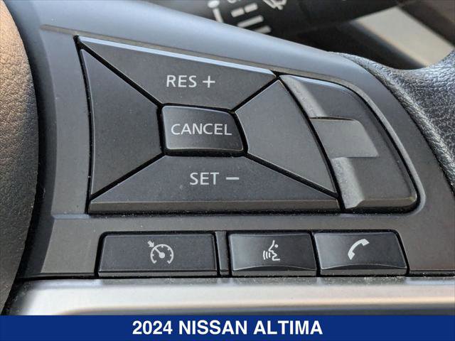 Used 2024 Nissan Altima 2.5 SV image 14