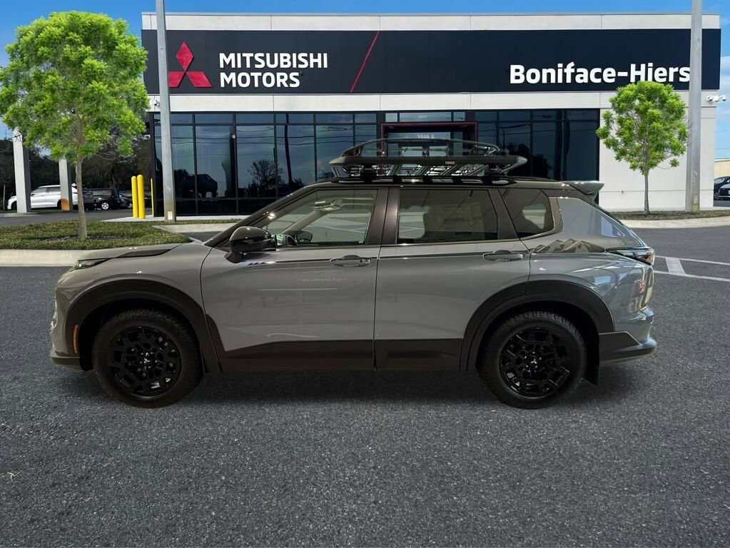New 2025 Mitsubishi Outlander AWD image 4