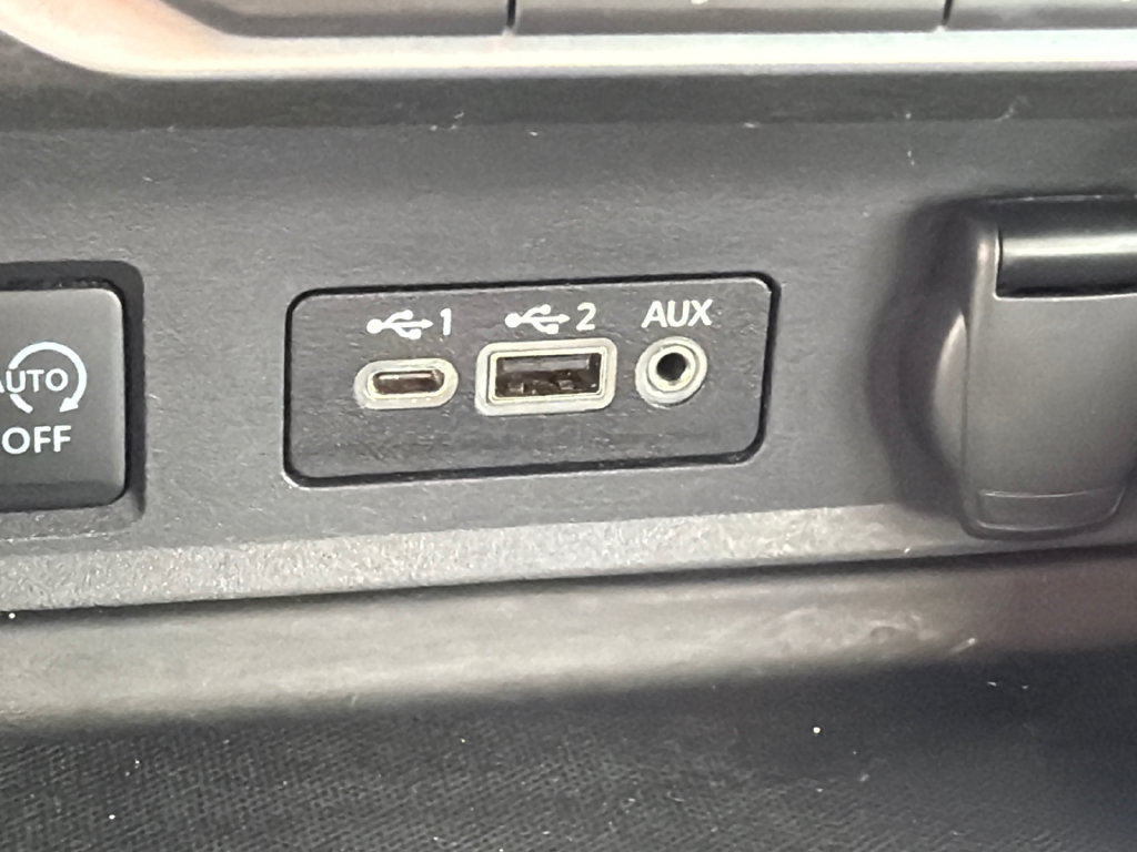 Used 2024 Nissan Sentra SV FWD image 31
