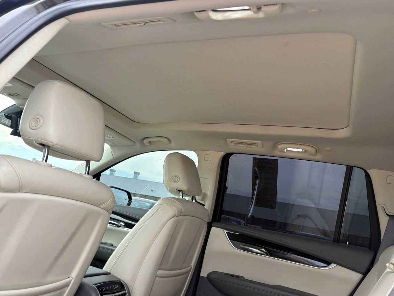 Used 2020 Cadillac XT6 Premium Luxury FWD image 35