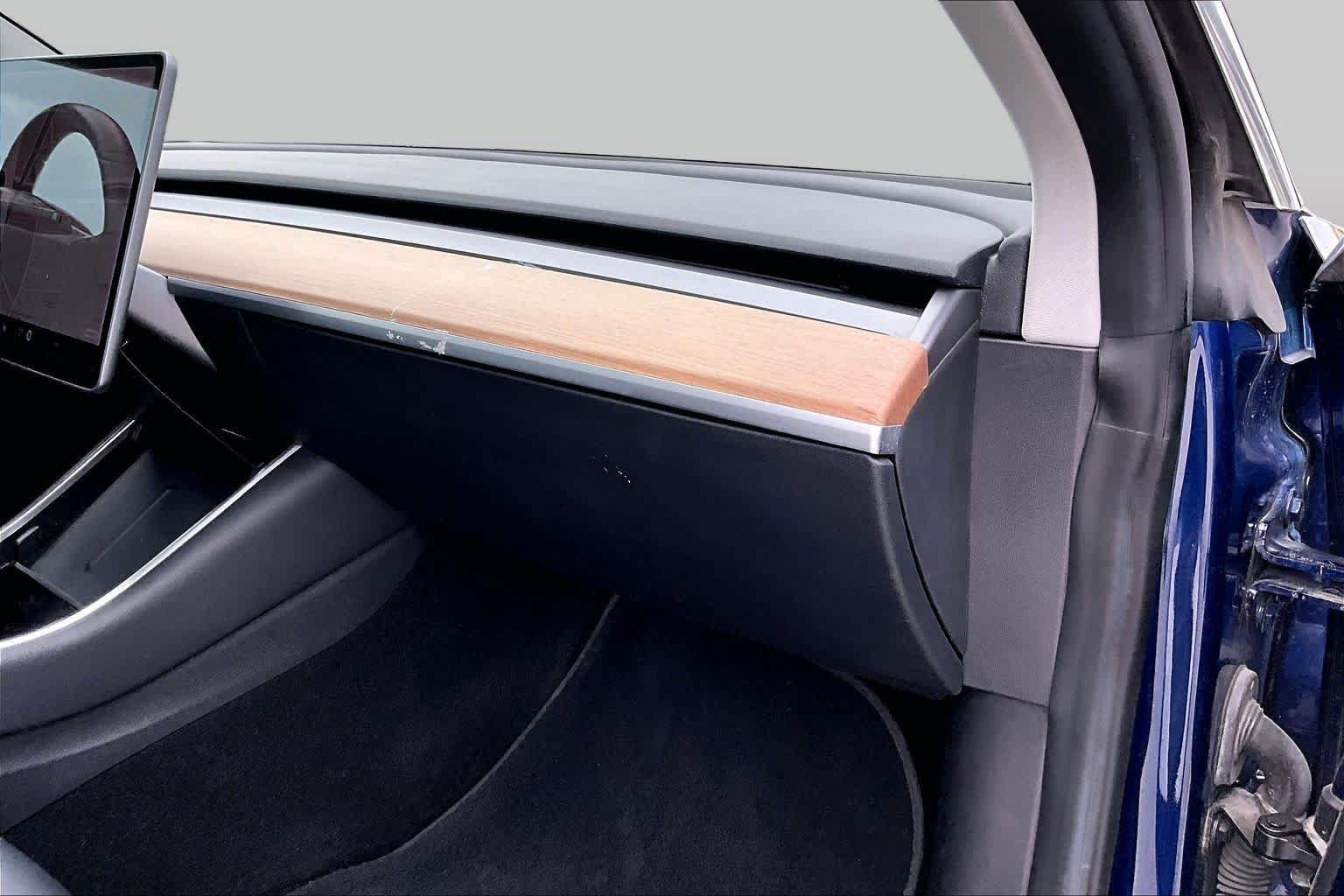 Used 2018 Tesla Model 3 Long Range RWD image 15