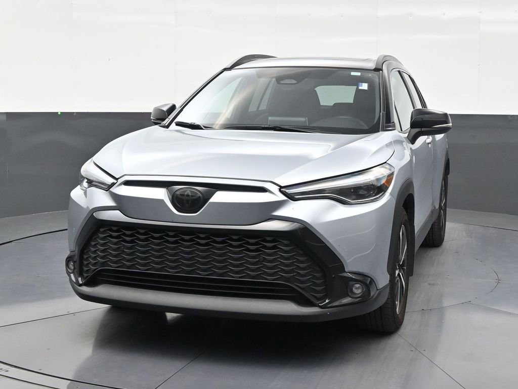 Used 2025 Toyota Corolla Cross AWD Hybrid w/ Convenience Package image 8