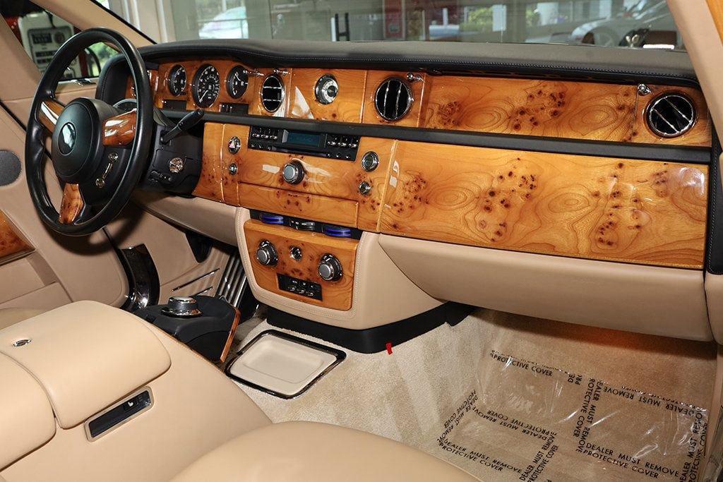 Used 2010 Rolls-Royce Phantom Coupe RWD image 25