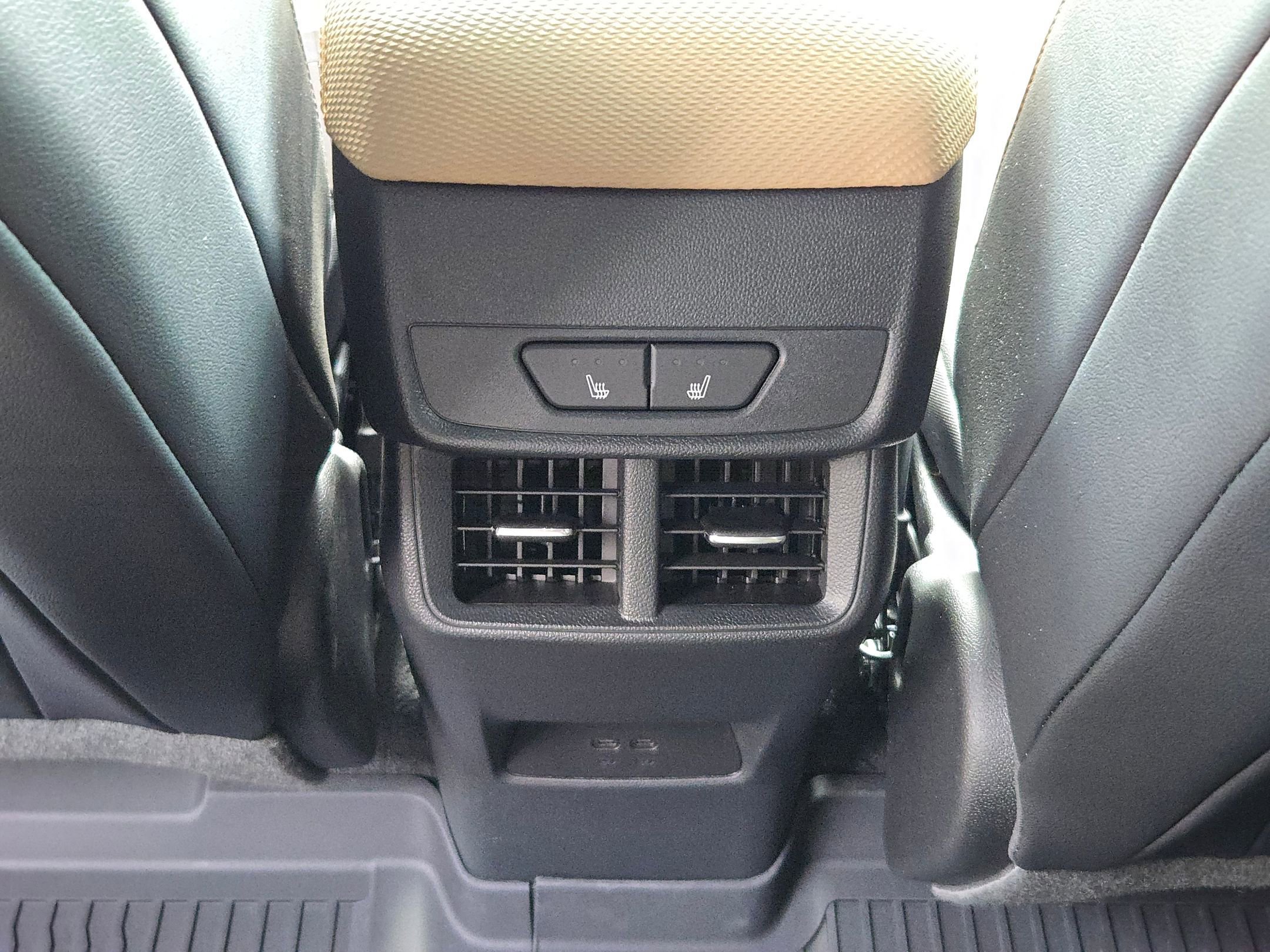 Certified 2026 Chevrolet Equinox ACTIV w/ Convenience Package III image 23