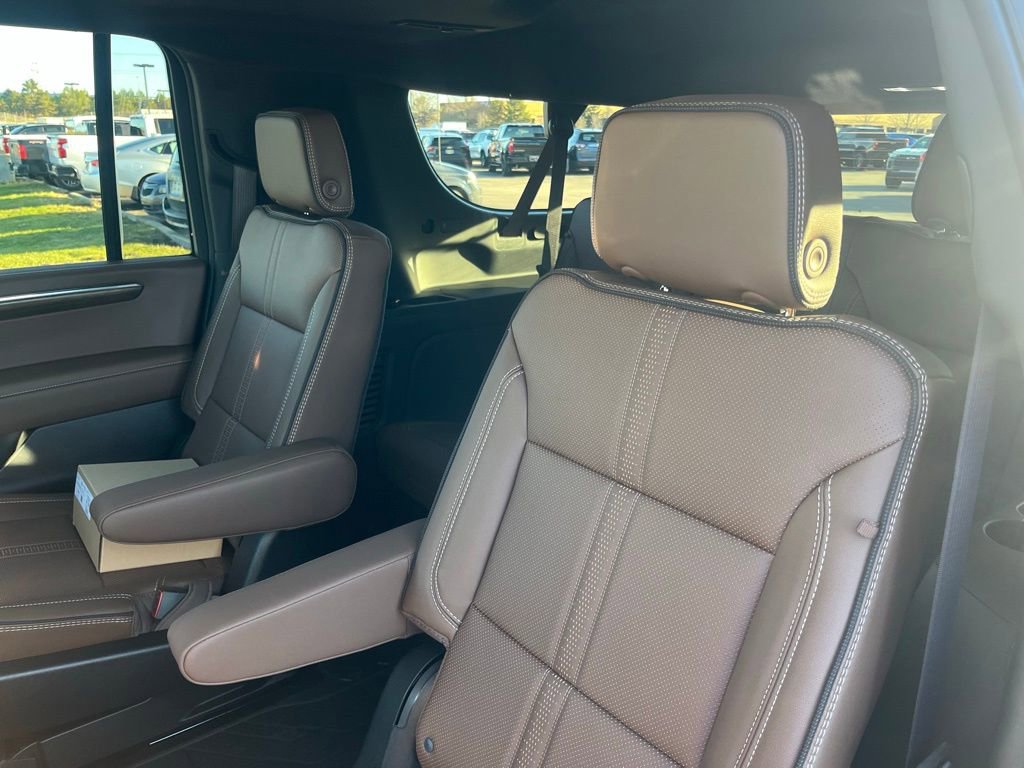 New 2026 Chevrolet Suburban High Country image 27