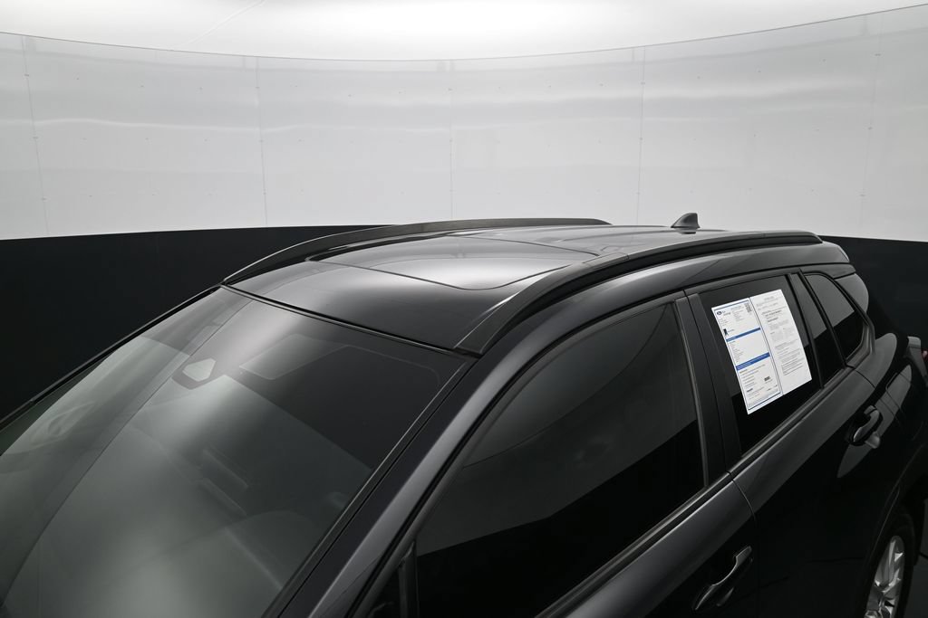 Used 2024 Toyota Corolla Cross LE w/ Moonroof Package FWD image 13