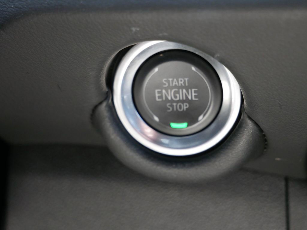 Used 2025 Chevrolet Suburban Z71 AWD/4WD image 34