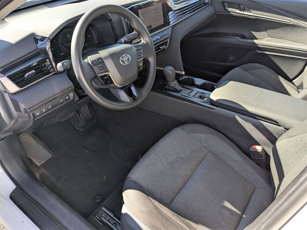 Used 2025 Toyota Camry SE image 16