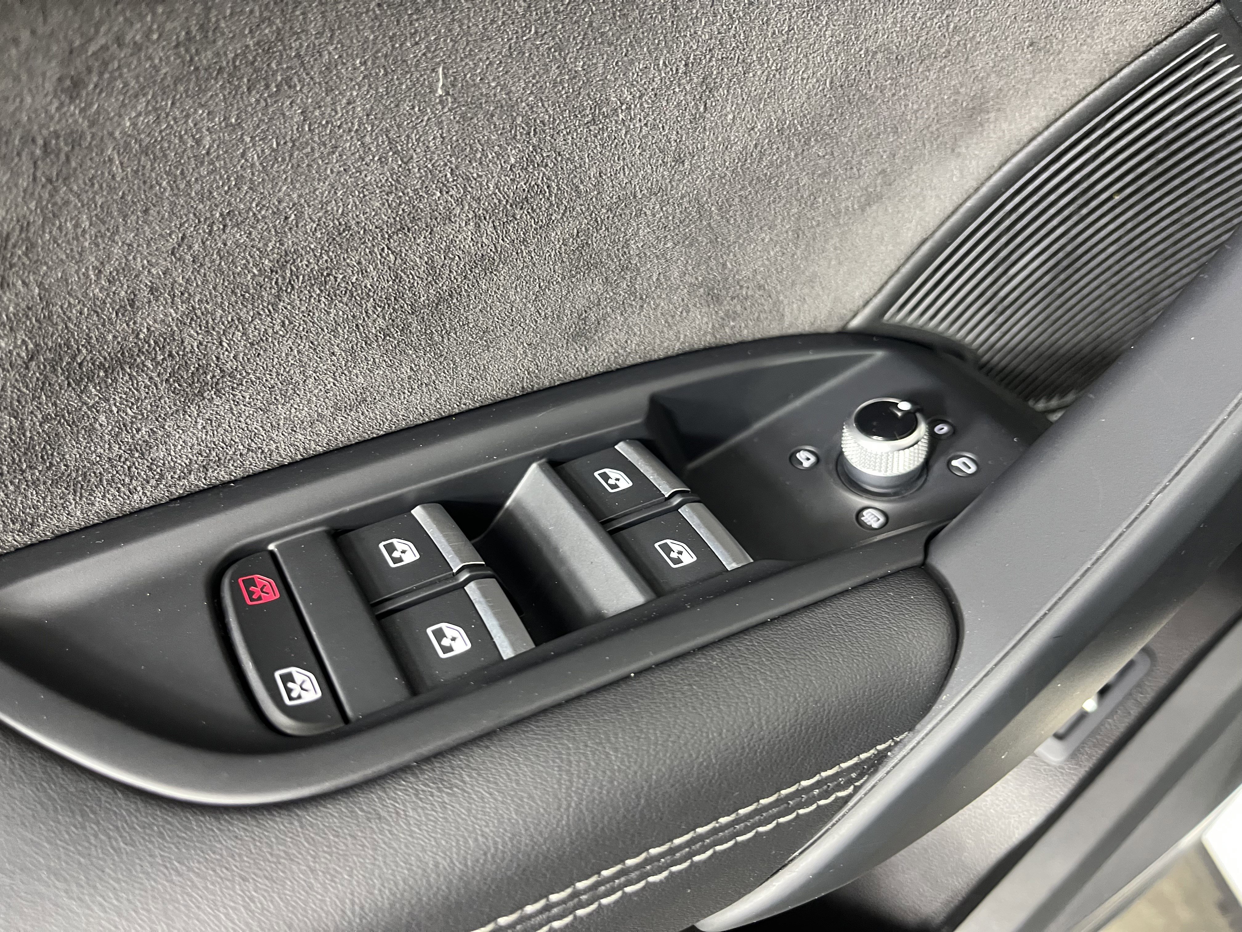 Used 2018 Audi SQ5 Prestige w/ Prestige Package image 19