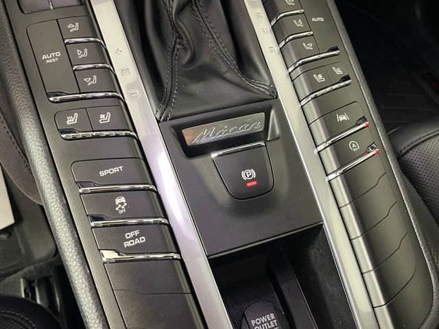 Used 2020 Porsche Macan AWD/4WD image 11