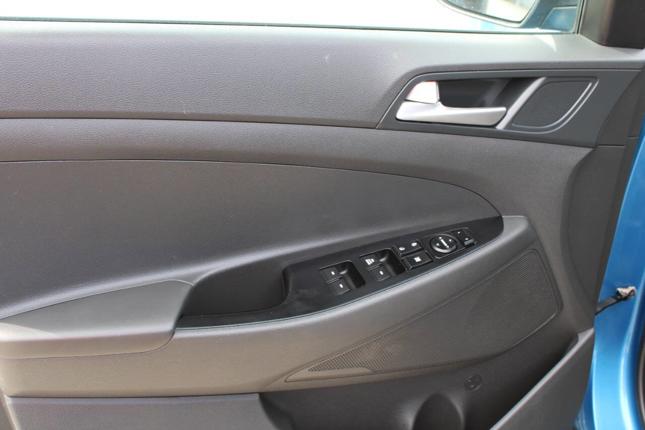 Used 2020 Hyundai Tucson SE image 15