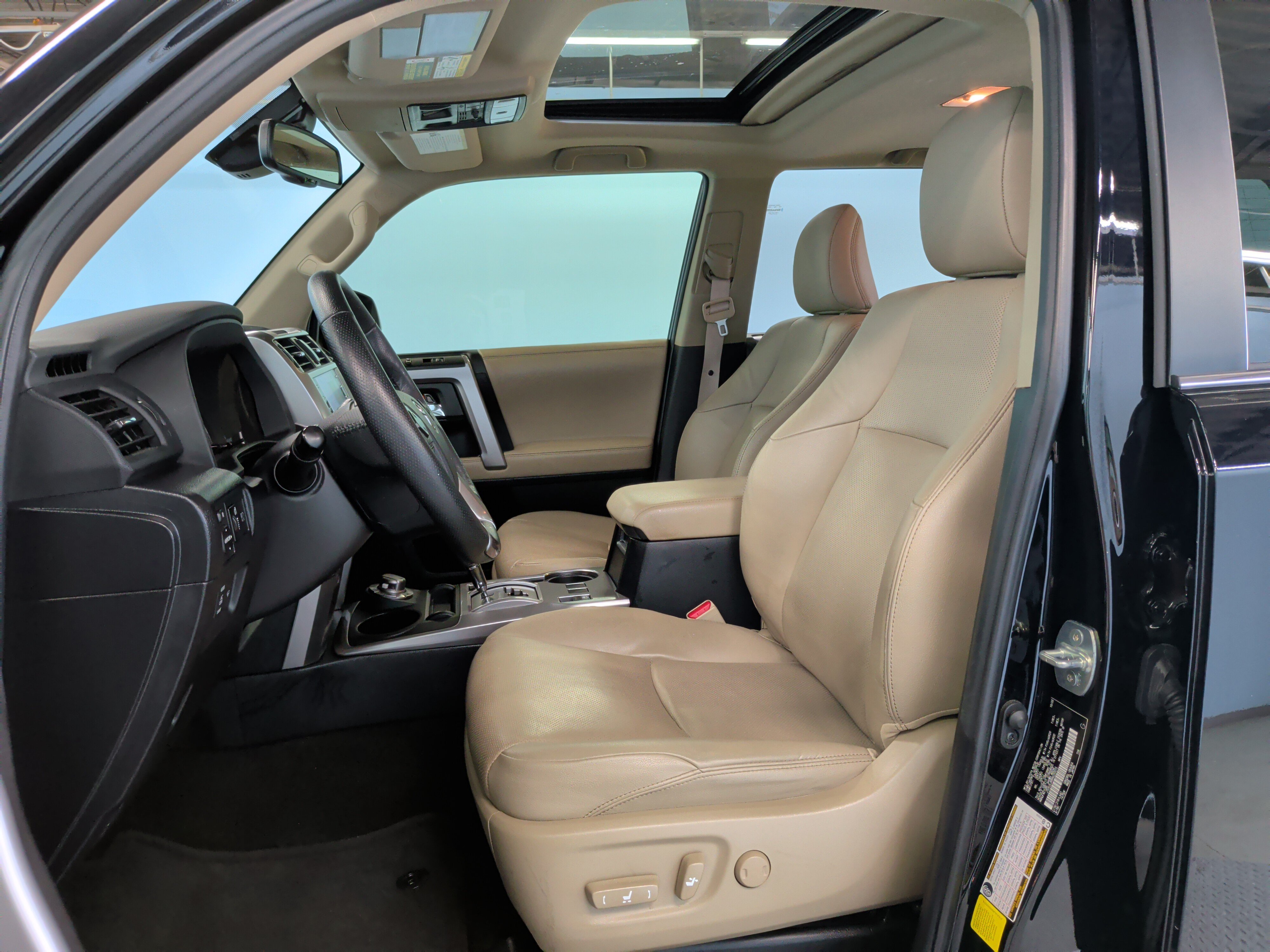 Used 2024 Toyota 4Runner Limited AWD/4WD image 27