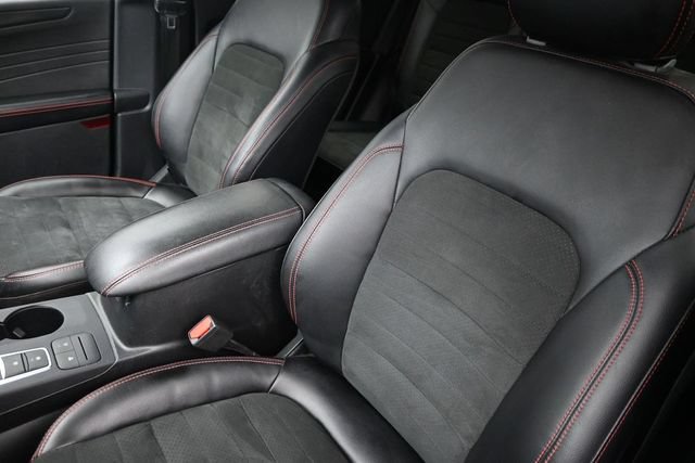 Used 2022 Ford Escape SEL w/ SEL Stealth AWD Package image 18