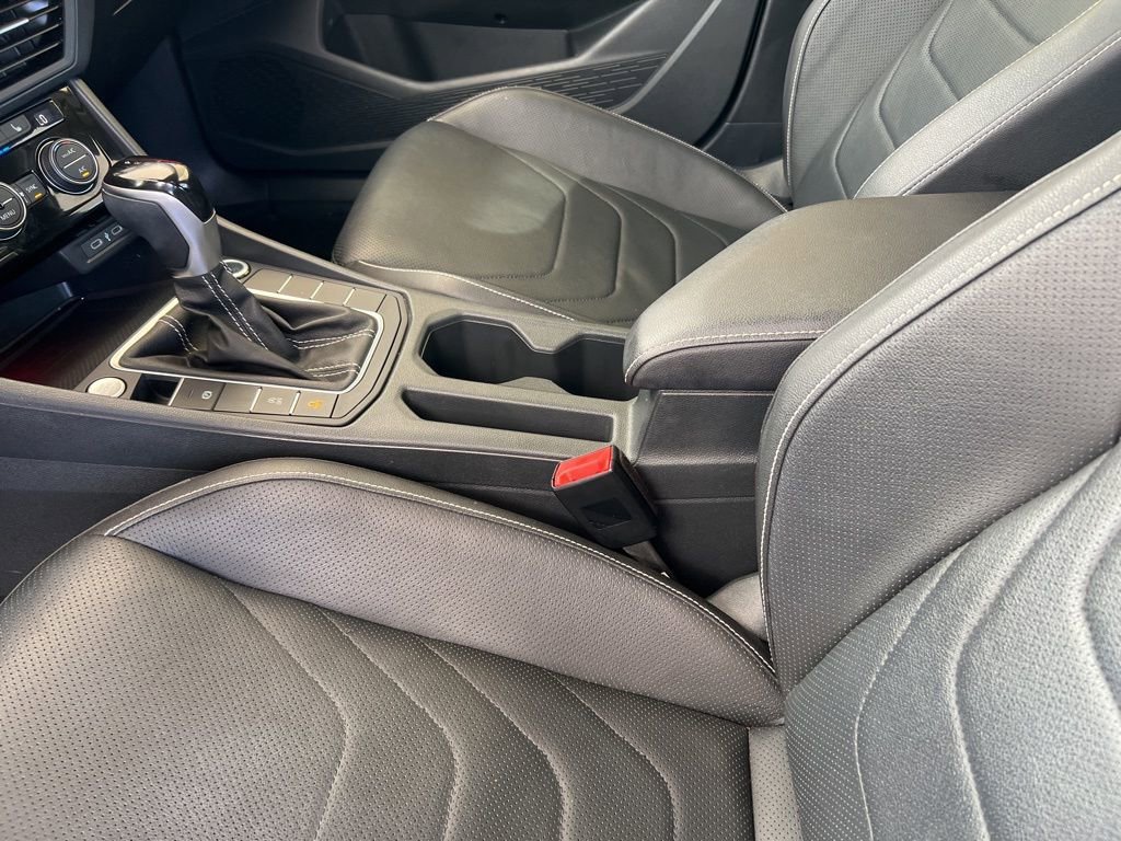 Certified 2024 Volkswagen Jetta SEL FWD image 33