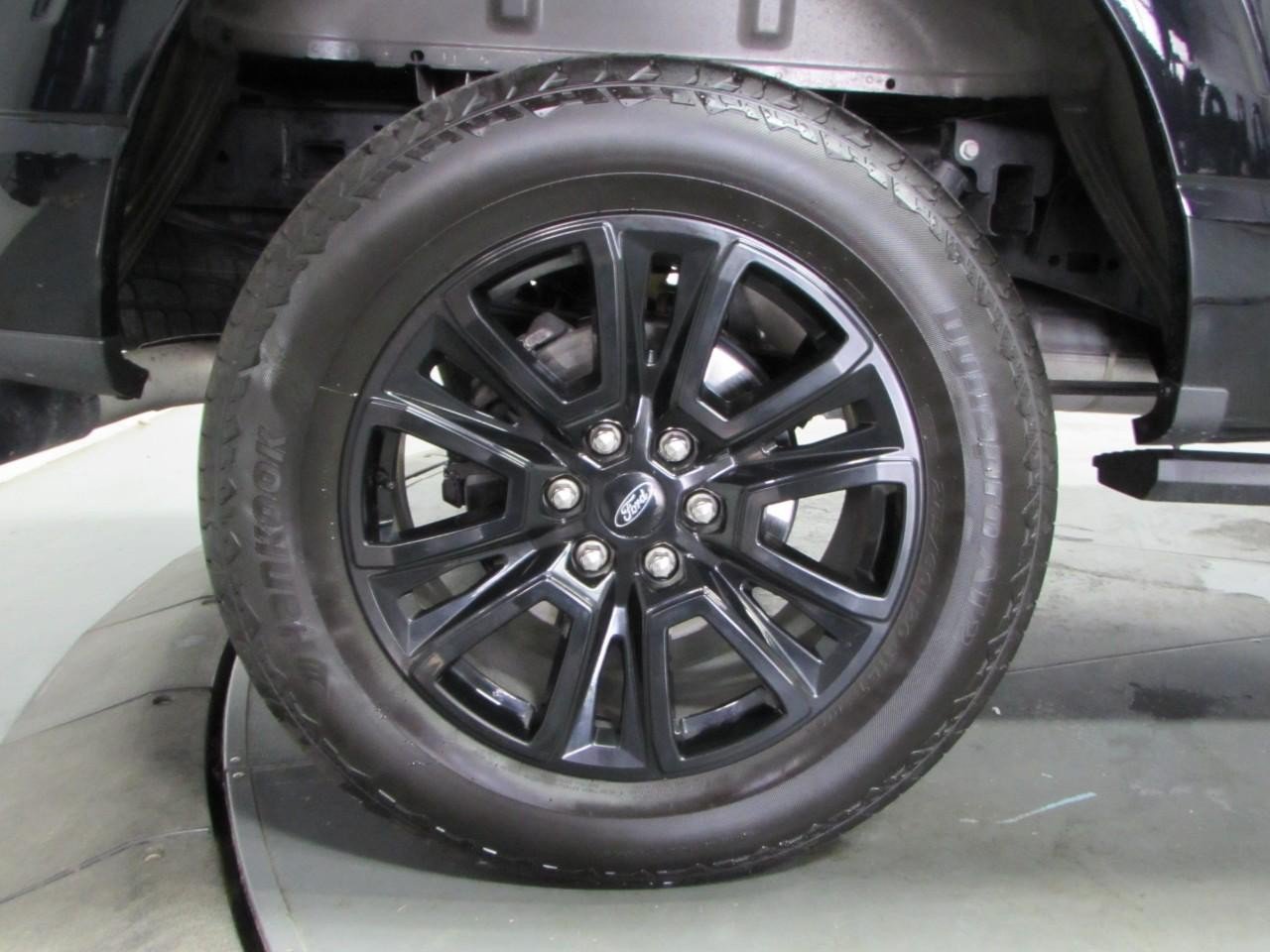 Certified 2025 Ford F150 Platinum w/ Equipment Group 702A High AWD/4WD image 9