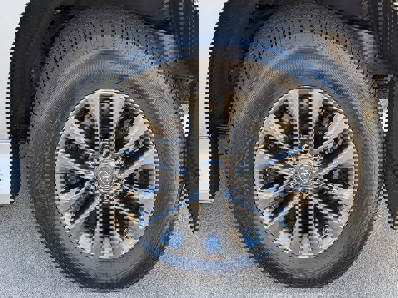 Used 2018 Lexus GX 460 Luxury w/ Sport Design Package AWD/4WD image 30