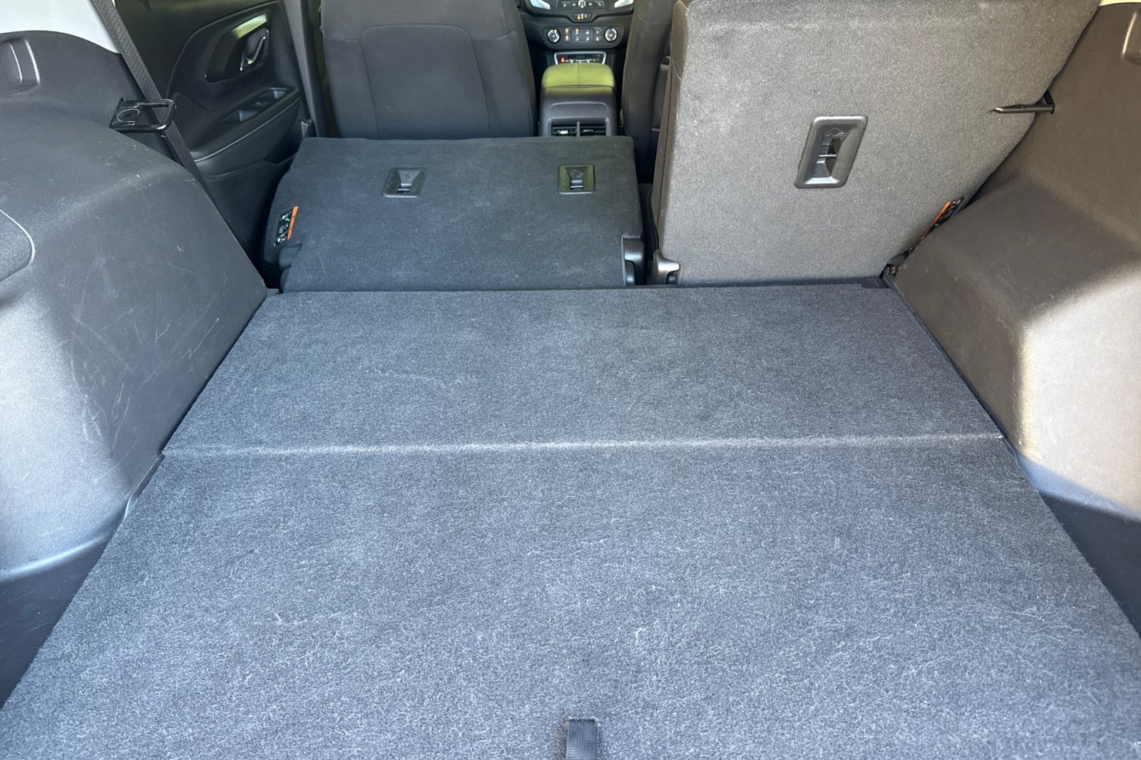 Used 2024 GMC Terrain SLE FWD image 19