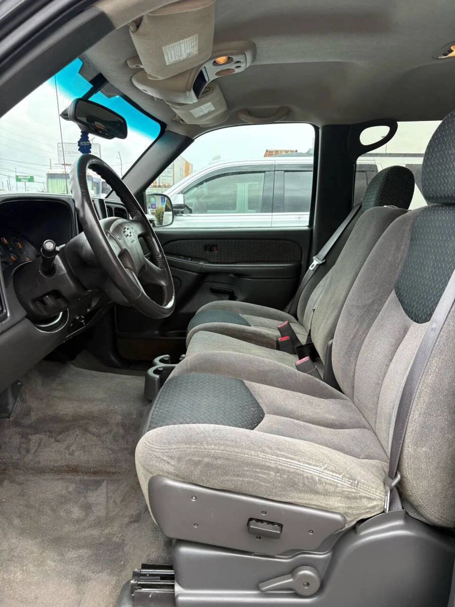 Used 2004 Chevrolet Avalanche image 9