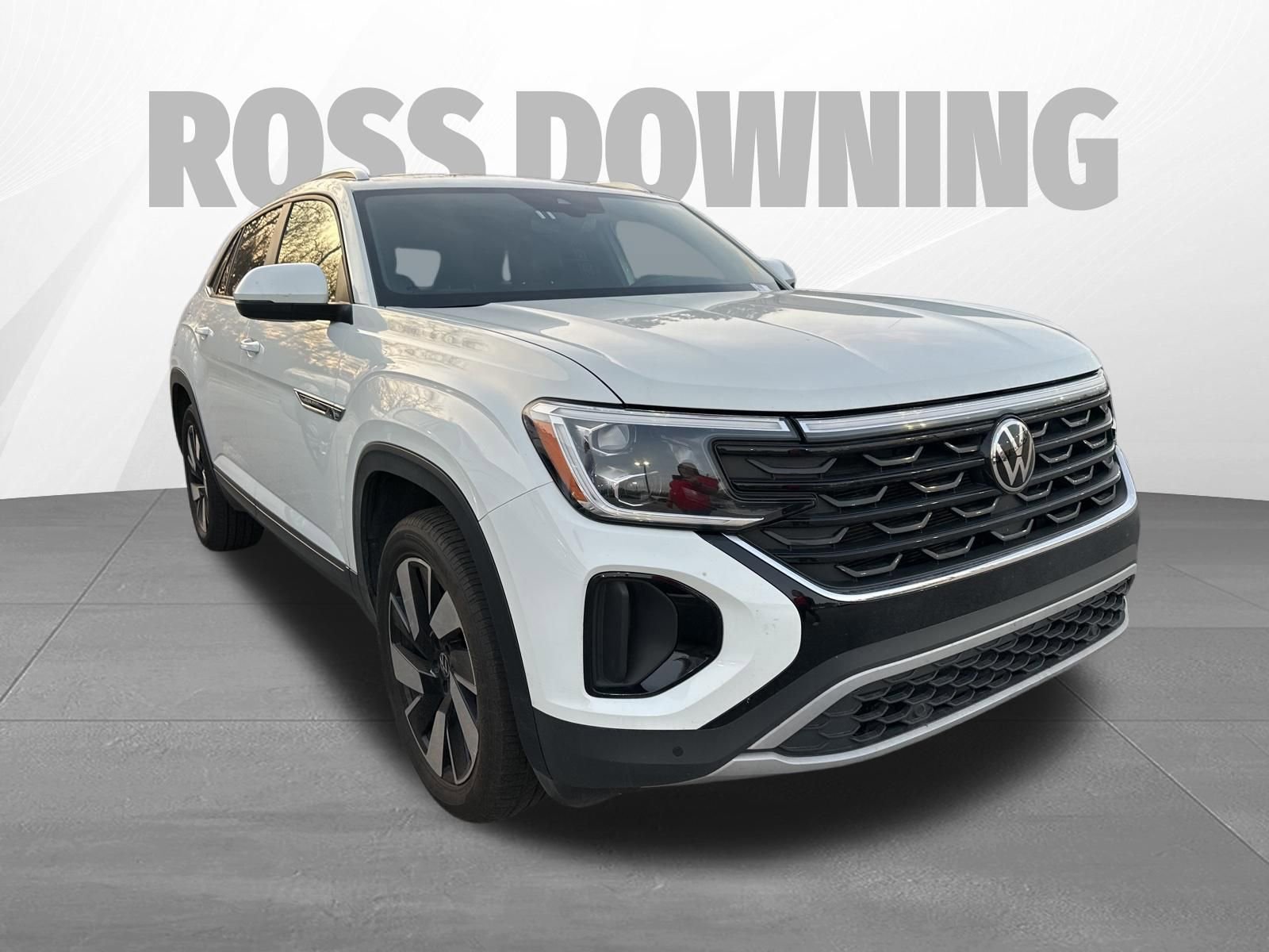 Used 2024 Volkswagen Atlas Cross Sport SE image 3