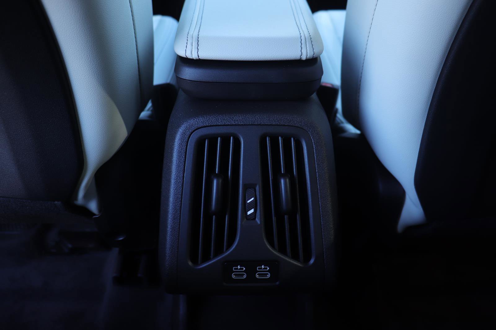 Used 2026 BMW X1 xDrive28i w/ Technology Package image 23