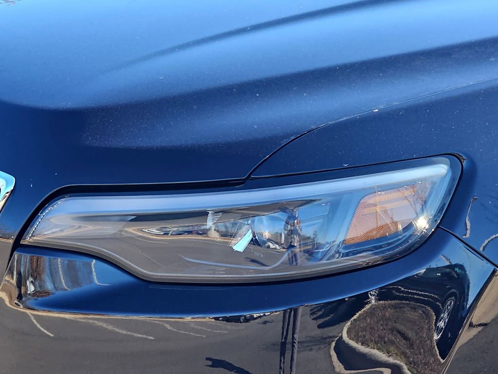 Used 2020 Jeep Cherokee Latitude Plus w/ Comfort/Convenience Group image 28