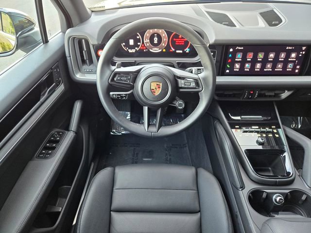 Used 2025 Porsche Cayenne image 14