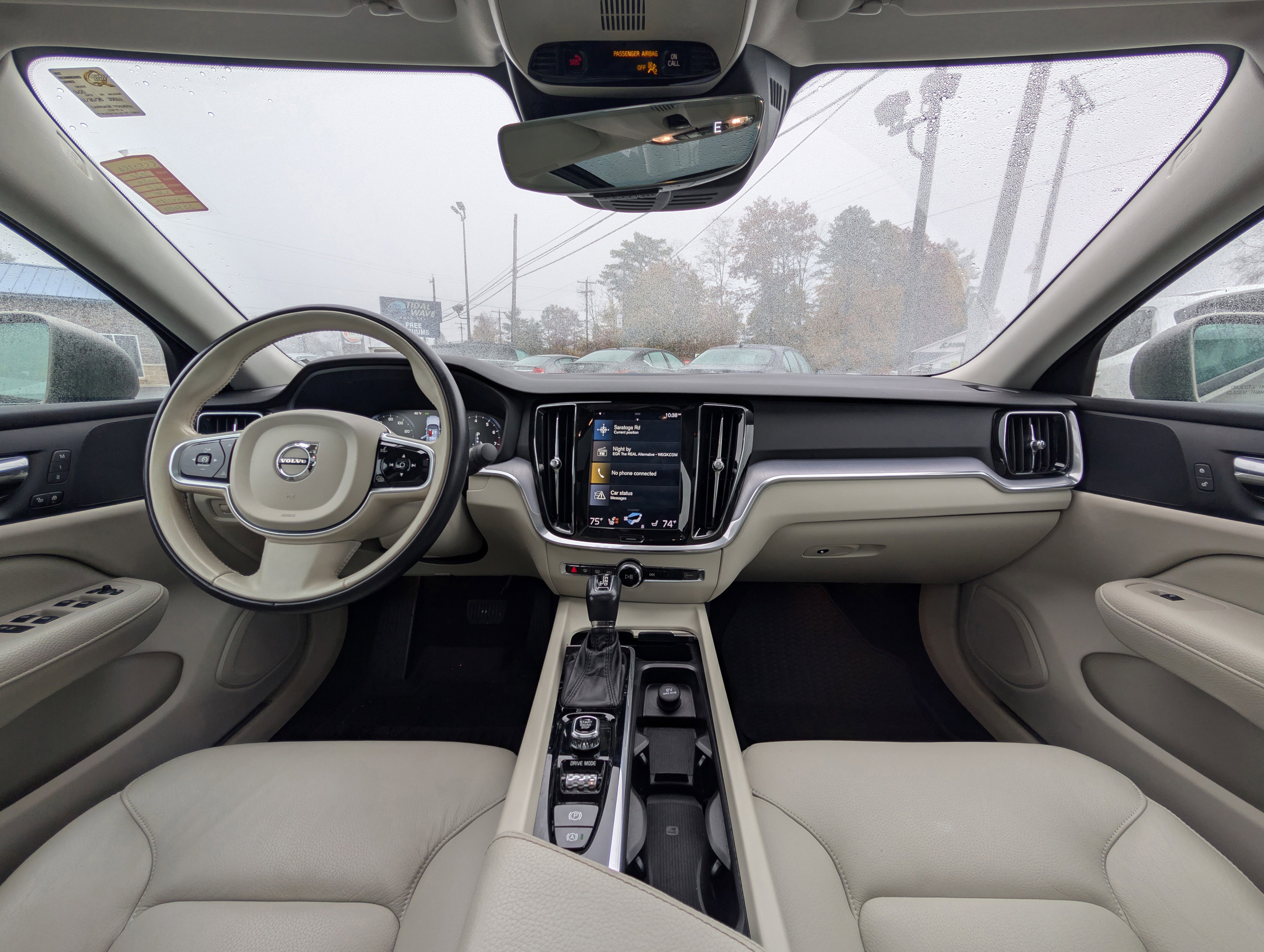 Used 2020 Volvo S60 T6 Momentum image 2