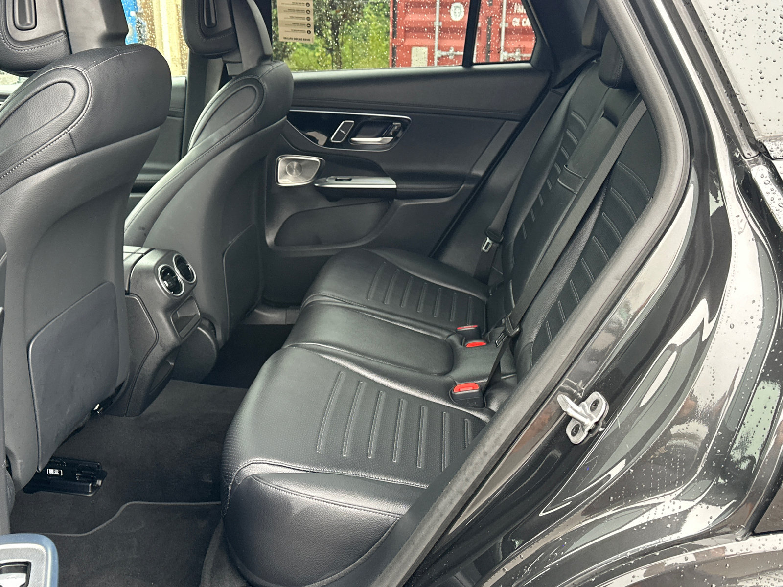 Used 2024 Mercedes-Benz GLC 300 4MATIC image 18