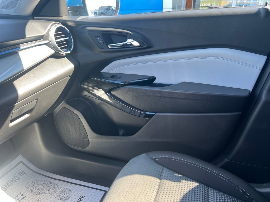 New 2026 Chevrolet Trax LT w/ Driver Confidence Package image 11