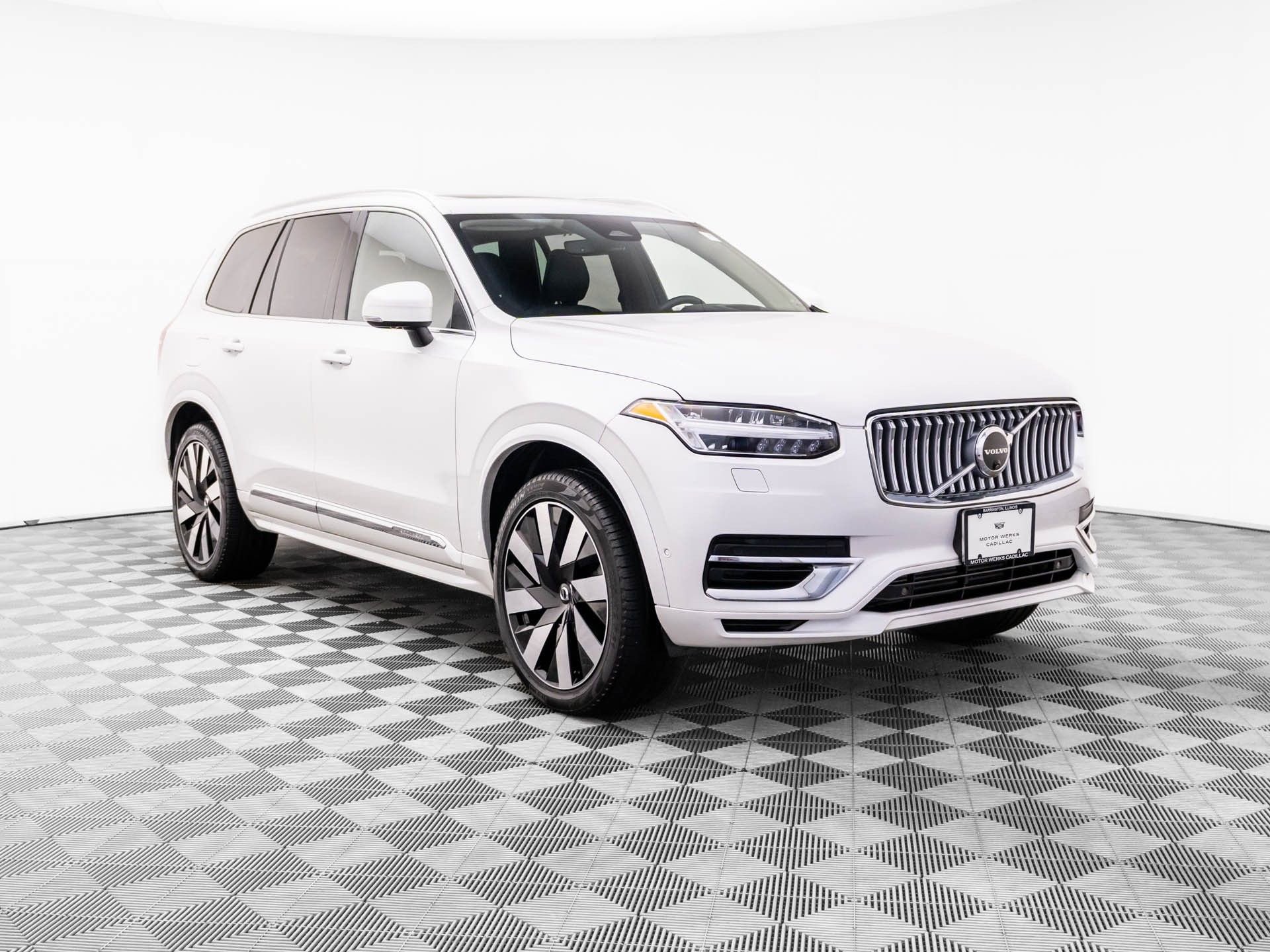 Used 2024 Volvo XC90 T8 Ultimate w/ Lounge Package image 8