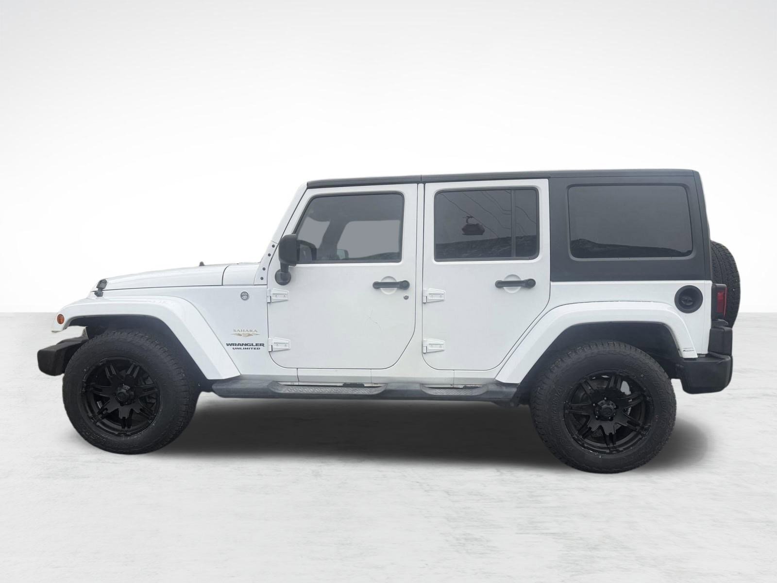 Used 2013 Jeep Wrangler Unlimited Sahara image 2