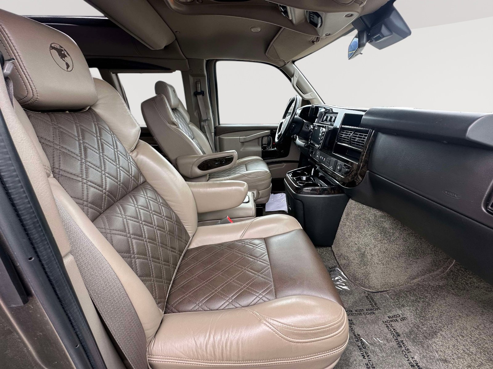 Used 2022 Chevrolet Express 2500 Extended w/ Enhanced Convenience Package image 28